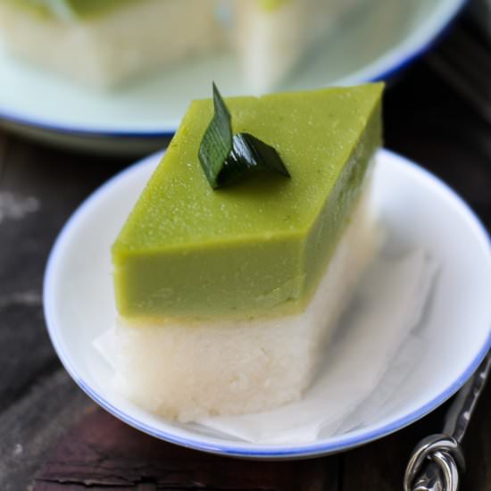Pandan Custard Glutinous Rice Layer
