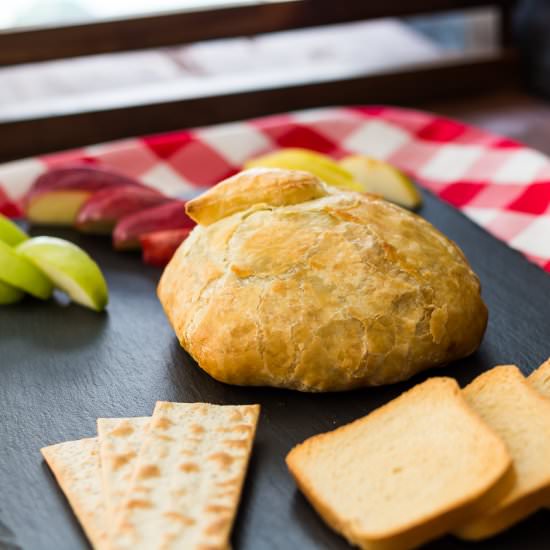 Baked Brie in Puff Pastry