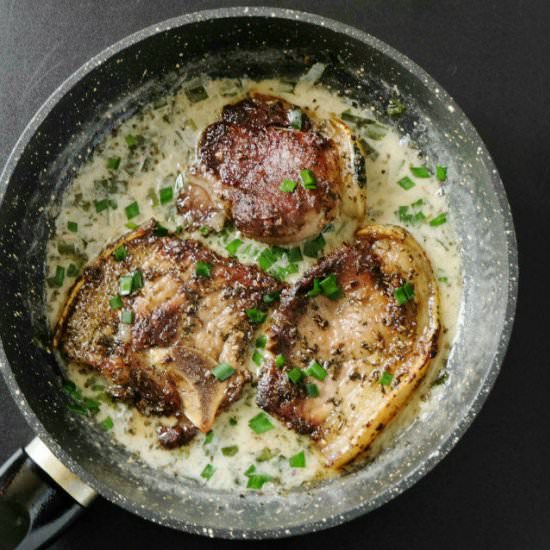 Garlic Sauce Basil Rub Pork Chops