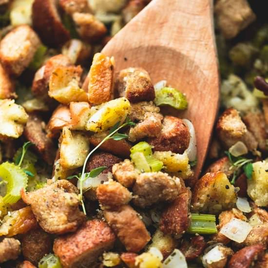 Best Ever Easy Thanksgiving Stuffing