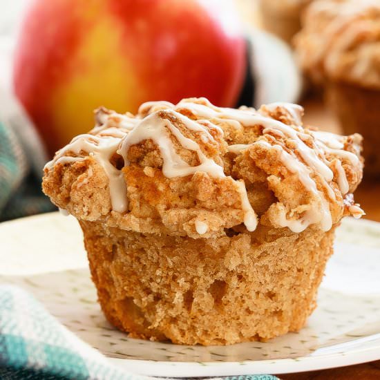Apple Muffins with Crumb Topping