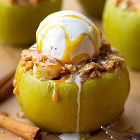 Apple Crisp Stuffed Apples