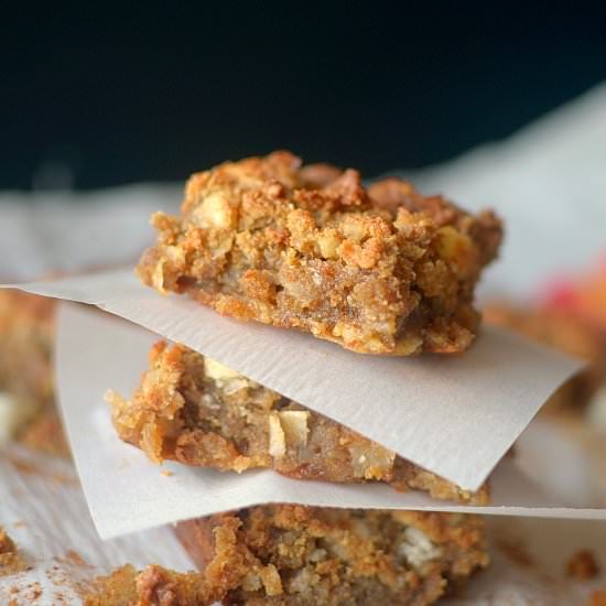 Gooey Cinnamon Toffee Blondies