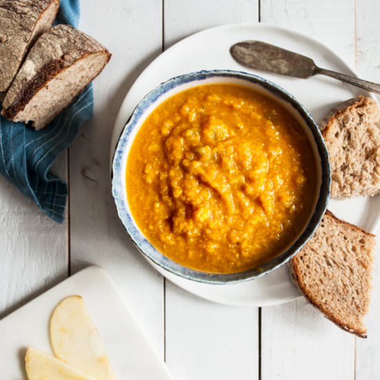 Curried Squash, Lentil & Apple Soup