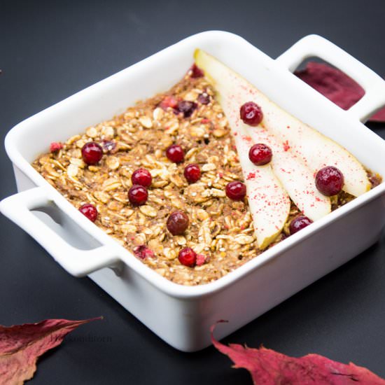 Baked Oatmeal with Pear&Lingonberry