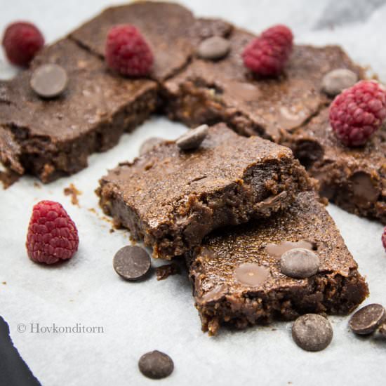 Aquafaba Chocolate Cake