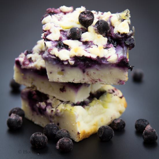 Vanilla Blueberry Crumble Cake