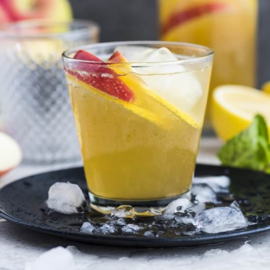 Apple, Ginger and Lemon Spritzer
