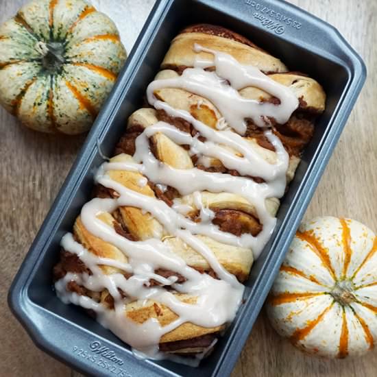 Pumpkin cinnamon roll bread