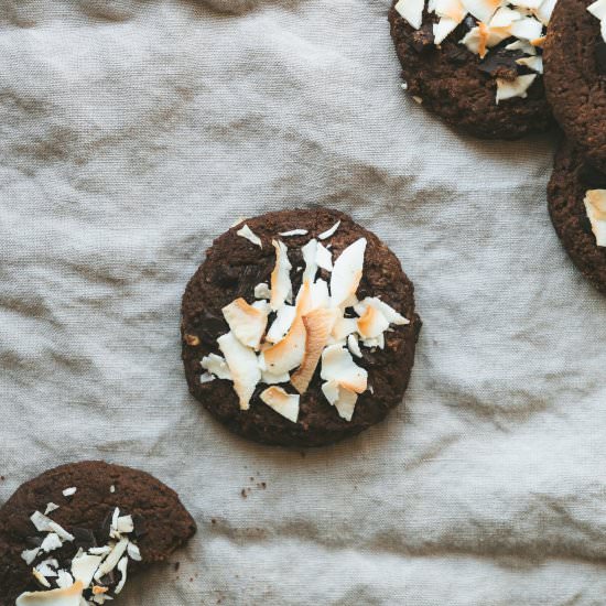 Peppermint Chocolate Tahini Cookies