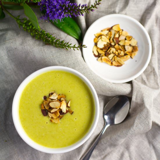 Curried Cauliflower & Coconut Soup