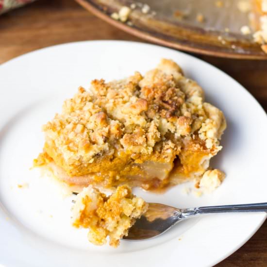 Pumpkin Apple Crumble Pie