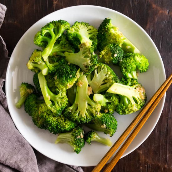 3-Ingredient Garlic Broccoli Stir F