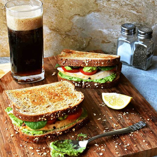 Chicken Sandwich with Green Sauce