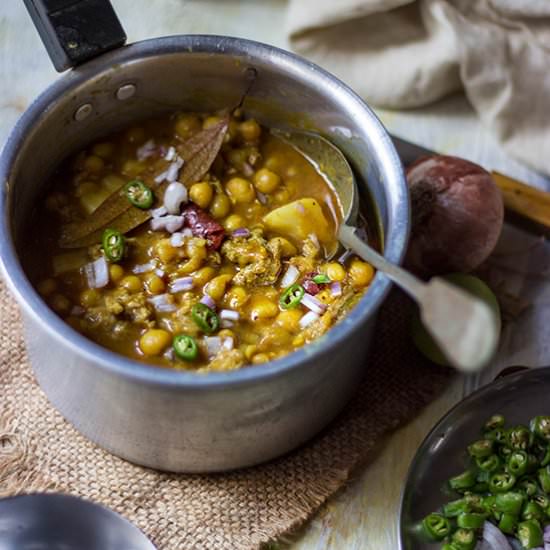 Dried Yellow Peas Curry with Mutton