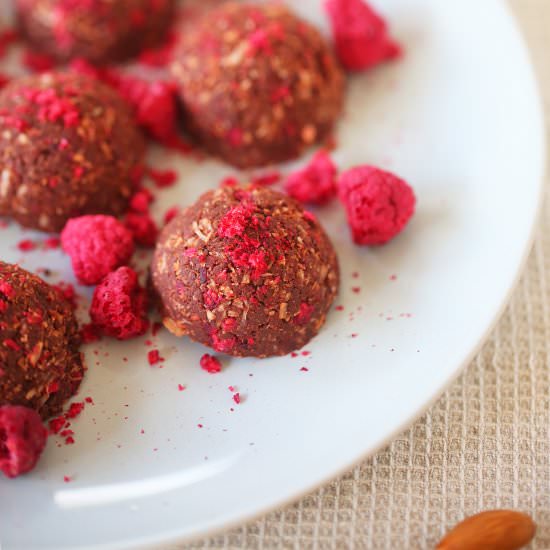 Raspberry and Chocolate Macaroons