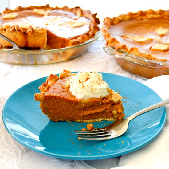 Simple Rustic Pumpkin Pie