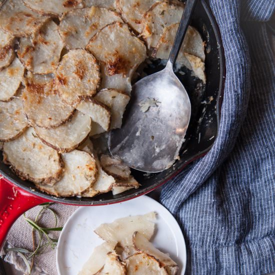 Garlic Parmesan Skillet Beer Potatoes