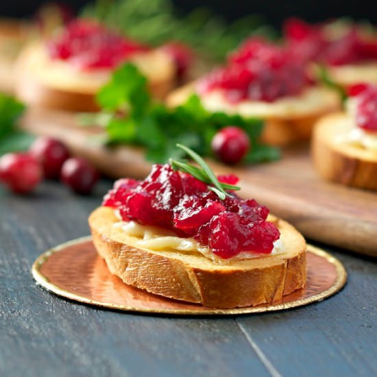 Easy Cranberry Brie Appetizers