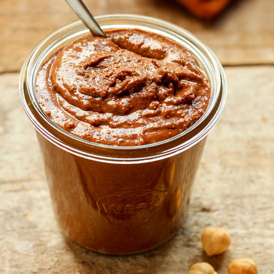 Crunchy Praline Chocolate Spread