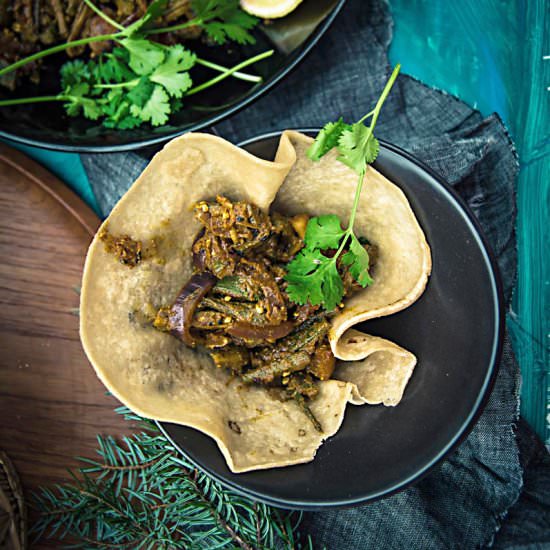 Achaari Dahi Bhindi § Duppad Roti