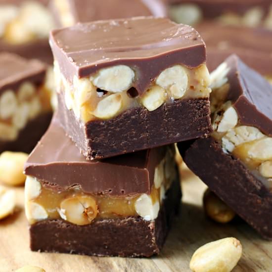 Snickers Candy Bar Fudge