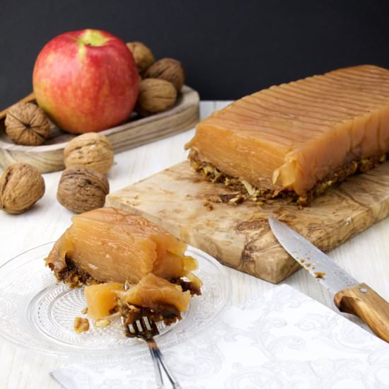 Compressed apple cake