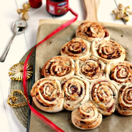 Brie and Cranberry Christmas Bread