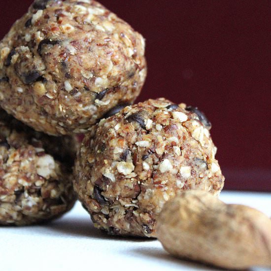 Vegan peanut butter energy balls