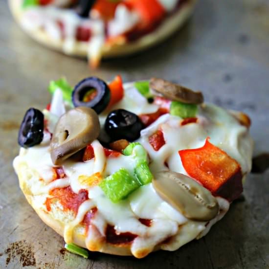 Quick and Easy Bagel Pizza Bites
