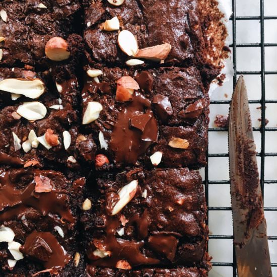 Vegan Choc-Peanut Brownies