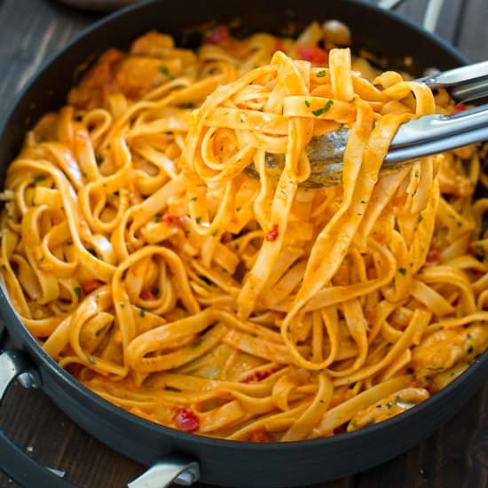 Fettuccine with Roasted Pepper Sauce