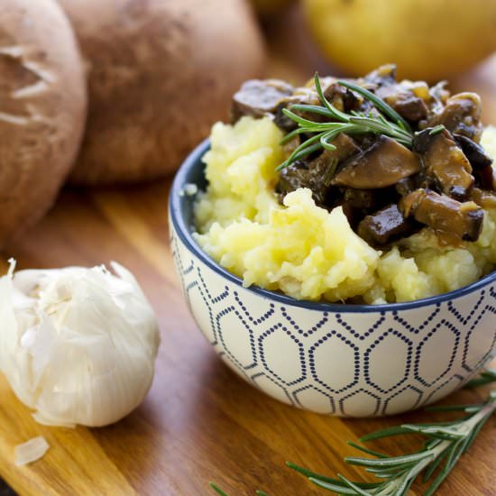 Cauliflower Mashed Potatoes & Gravy