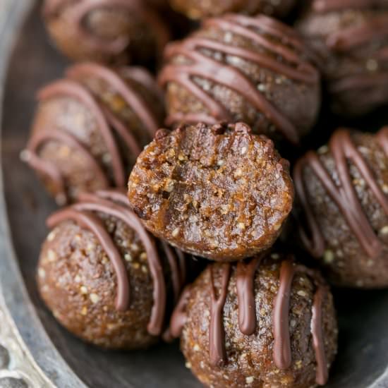 Gingerbread Energy Bites