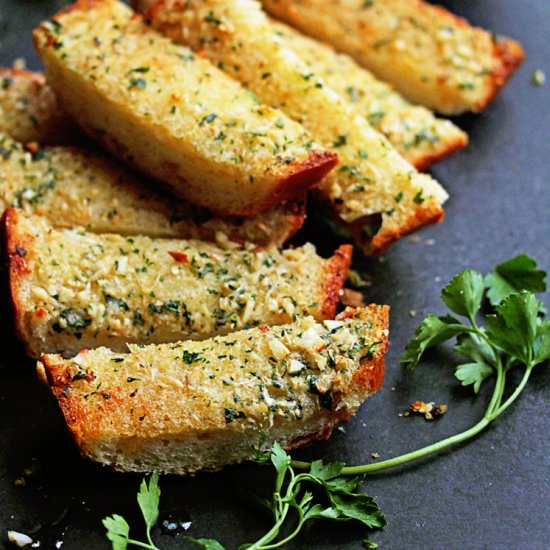 Easy Homemade Garlic Bread