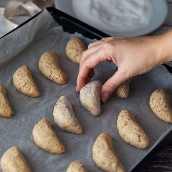 Almond crescent cookies