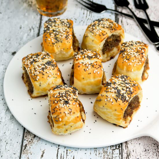 Spicy mini sausage rolls