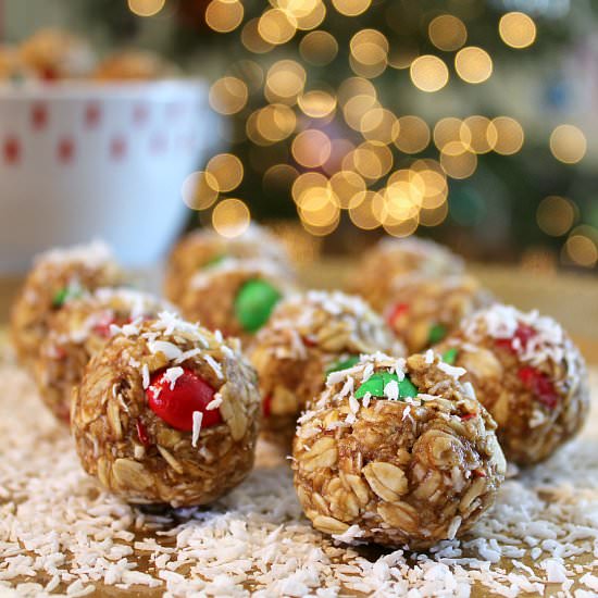 6 Ingredient Christmas Energy Bites