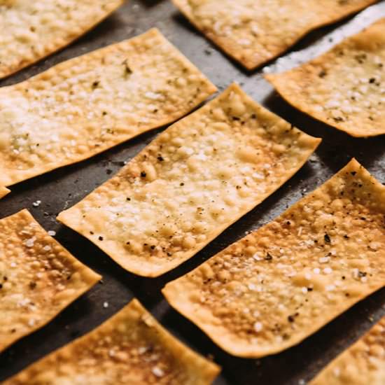 10 Minute Salted Wonton Crackers