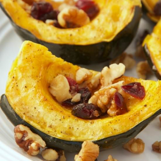 ROASTED ACORN SQUASH WITH WALNUTS