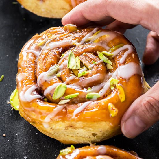 Salted Caramel Pistachio Sticky Bun