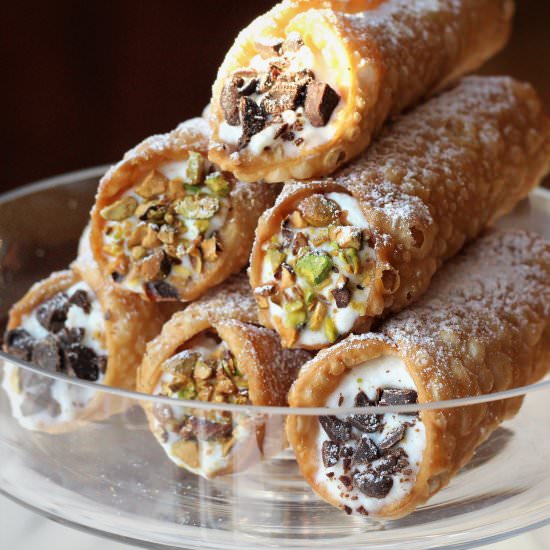 Sicilian Cannoli with Ricotta Filling