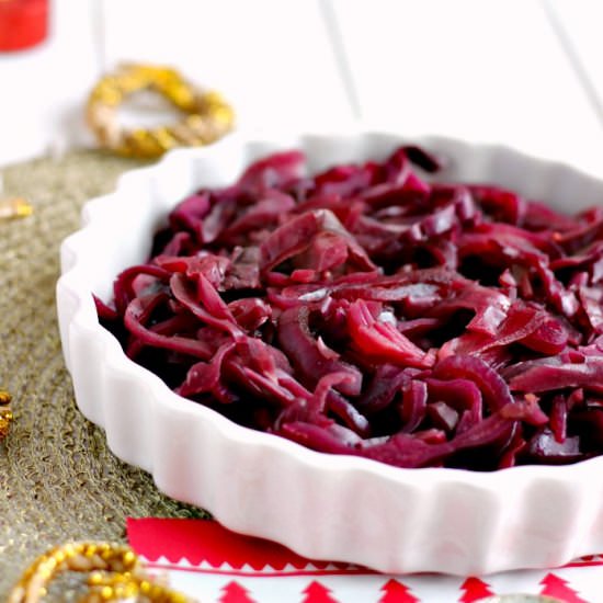 Slow Cooker Spiced Red Cabbage