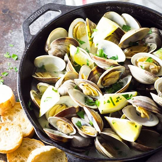 buttery garlic steamed clams