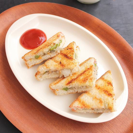 RADISH AND CAPSICUM SANDWICH