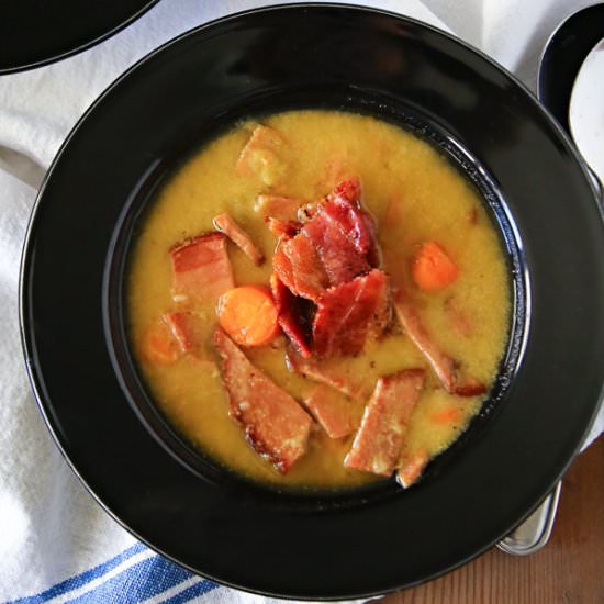 Slow Cooker Bacon Split Pea Soup