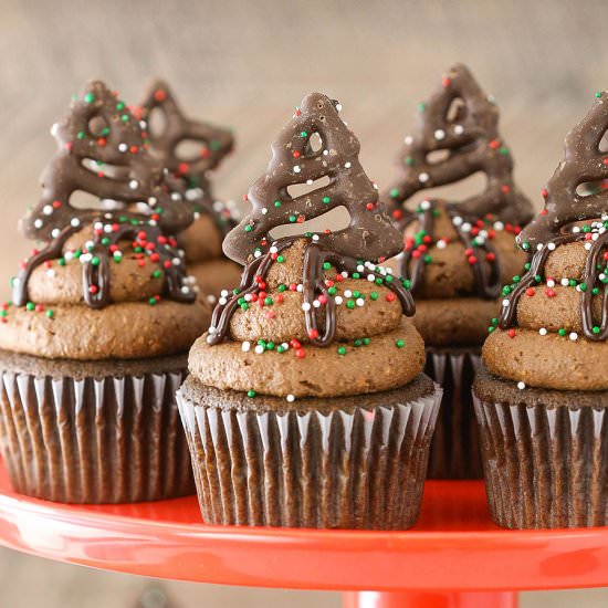Chocolate Covered Pretzel Cupcakes