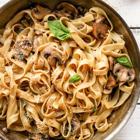 Mushroom Pasta with Pepper Sauce
