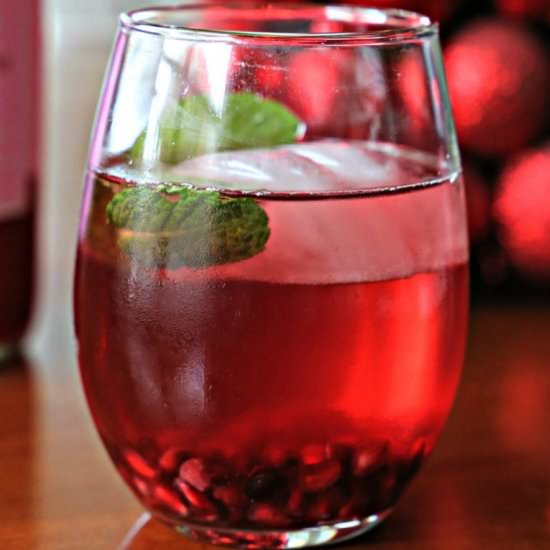 Merry Pomegranate Spritzer