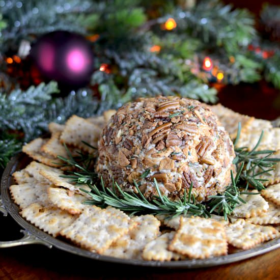 Easy Cheddar Cheese Ball